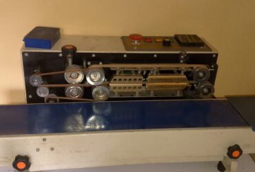 Industrial sealing machine